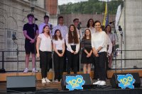 Auftritt des 7D-Klassenchores beim Bezirksfest »100 Jahre NÖ«