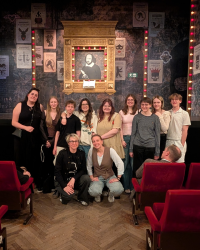 To Be or Not to Be? Shakespeare Abridged at the English Theatre